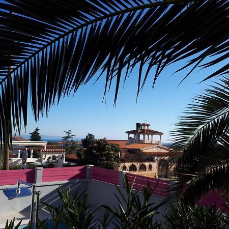 Helles Doppelzimmer mit Bad, Terrasse und Pool, seperater Eingang, Liznjan, Istrien Exterior foto