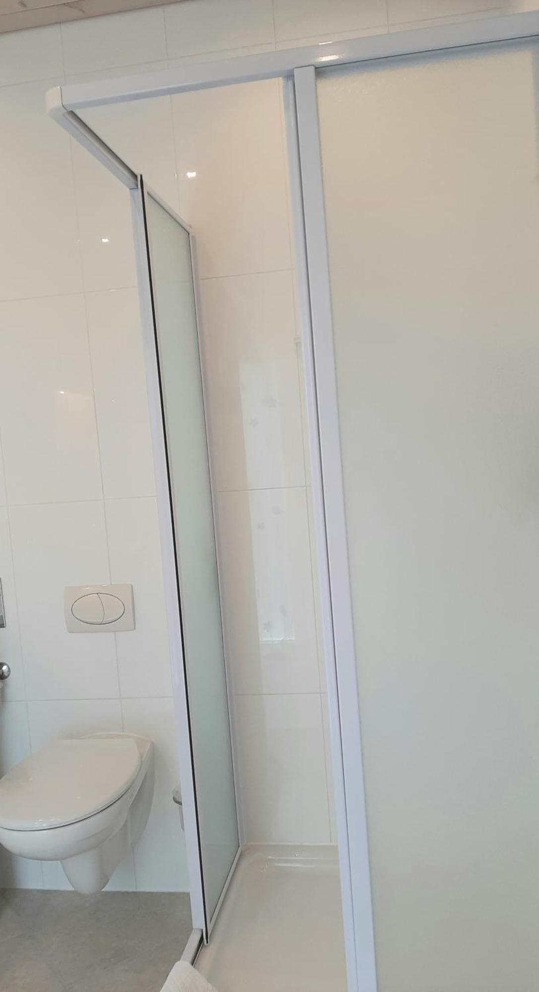 Helles Doppelzimmer mit Bad, Terrasse und Pool, seperater Eingang, Liznjan, Istrien Exterior foto